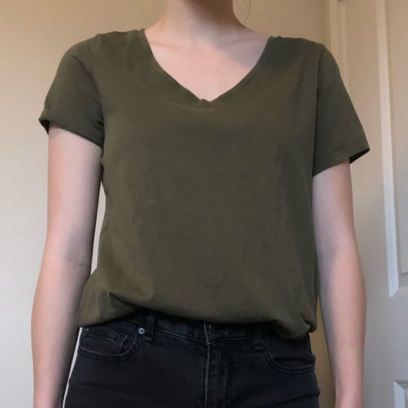 Old navy t-shirts - Picture 4 of 4